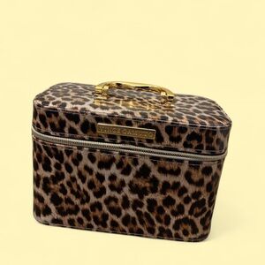Vince Camuto Vanity Case